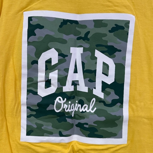 Gap Kids Short Sleeve Graphic T-Shirt. NWT. Size medium. - Picture 2 of 5